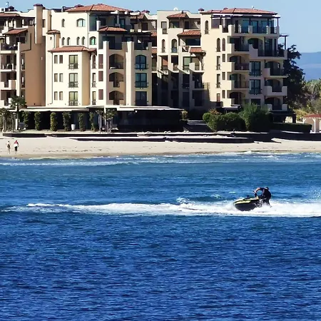 Apartman Oasis Vip Club - Boutique On The Beach Itself *
