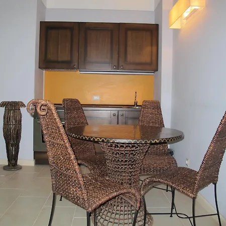 Oasis Vip Club - Boutique On The Beach Itself Appartement