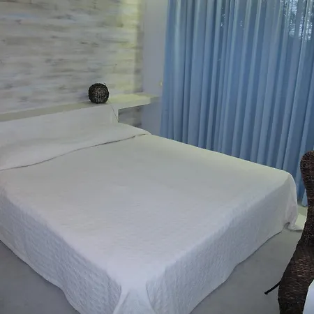 Oasis Vip Club - Boutique On The Beach Itself *